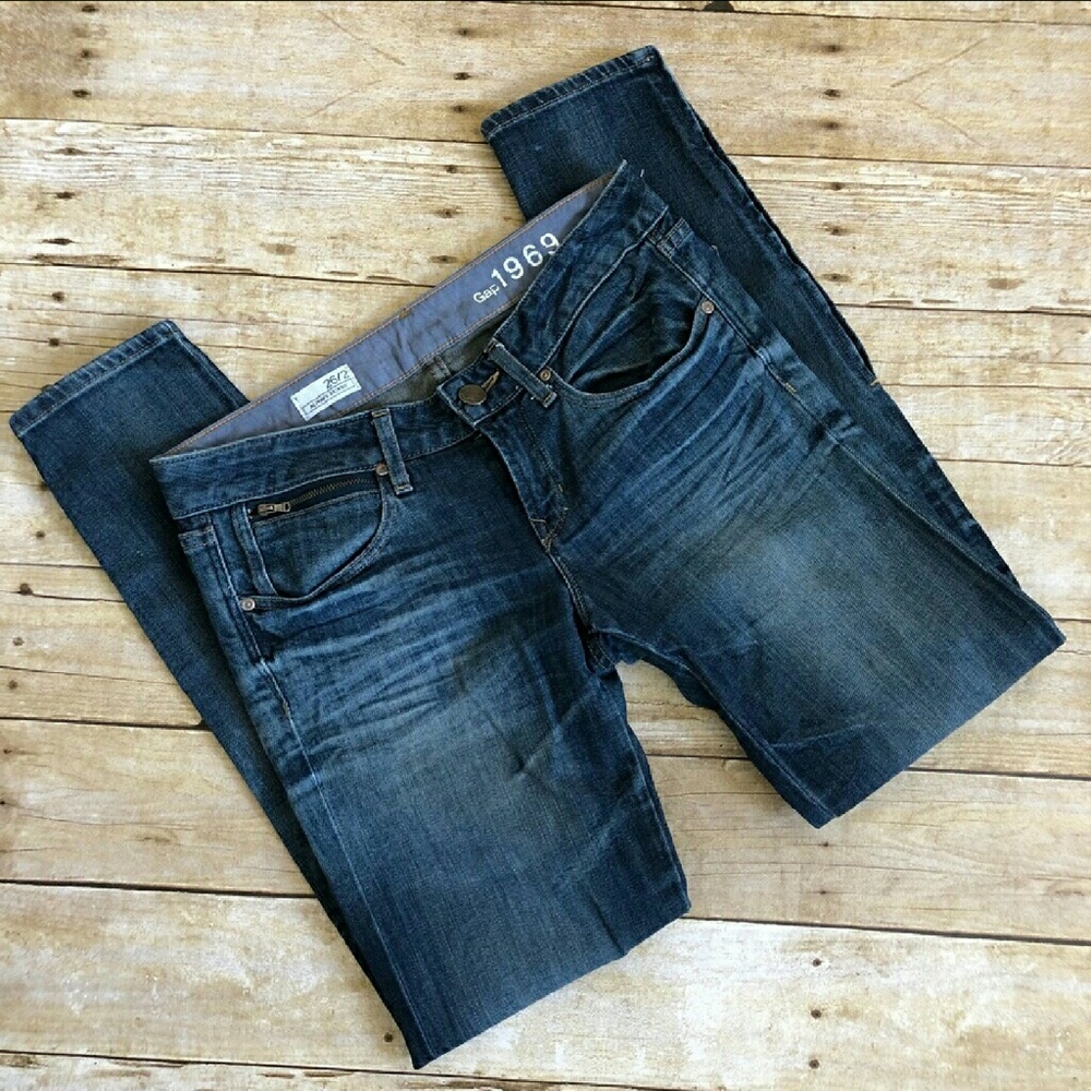 SOLD **Gap always skinny jeans 26/2